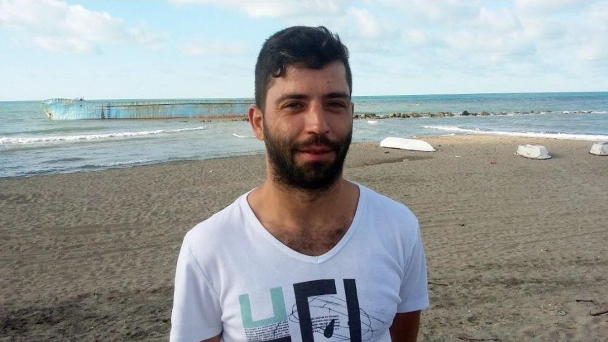 (&ouml;zel Haber) Tatilciler, Karaya Oturan İcralık Geminin Kaldırılmasını İstiyor