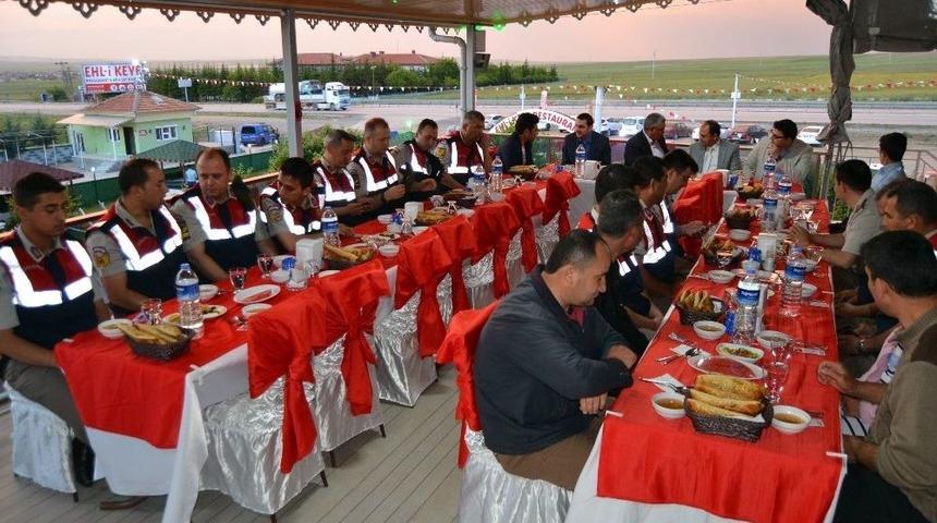 Kulu İl&ccedil;e Jandarma Komutanlığından İftar Programı