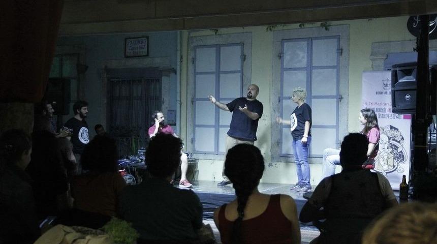 Konak&rsquo;taki Tarihi Handa Tiyatro Keyfi