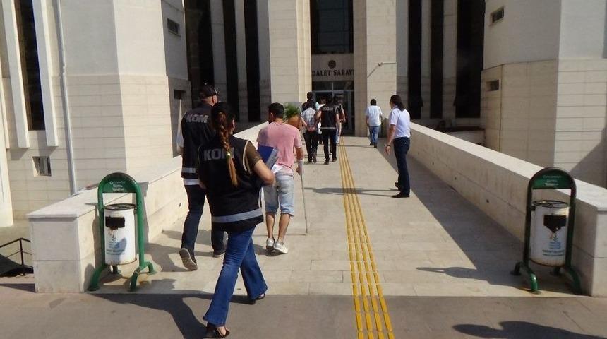 Edremit&rsquo;te Su&ccedil; &Ouml;rg&uuml;t&uuml; Operasyonu...