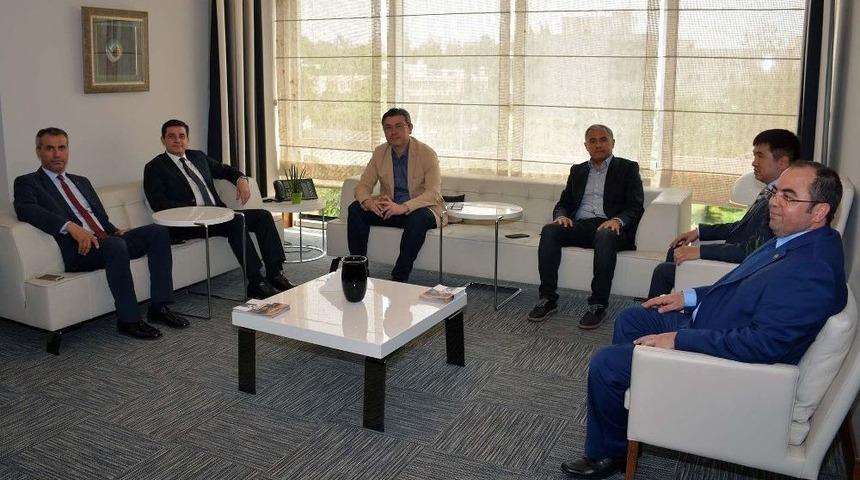 Kazakistan B&uuml;y&uuml;kel&ccedil;isi Saparbekuly&rsquo;den Sanayicilere Yatırım Daveti