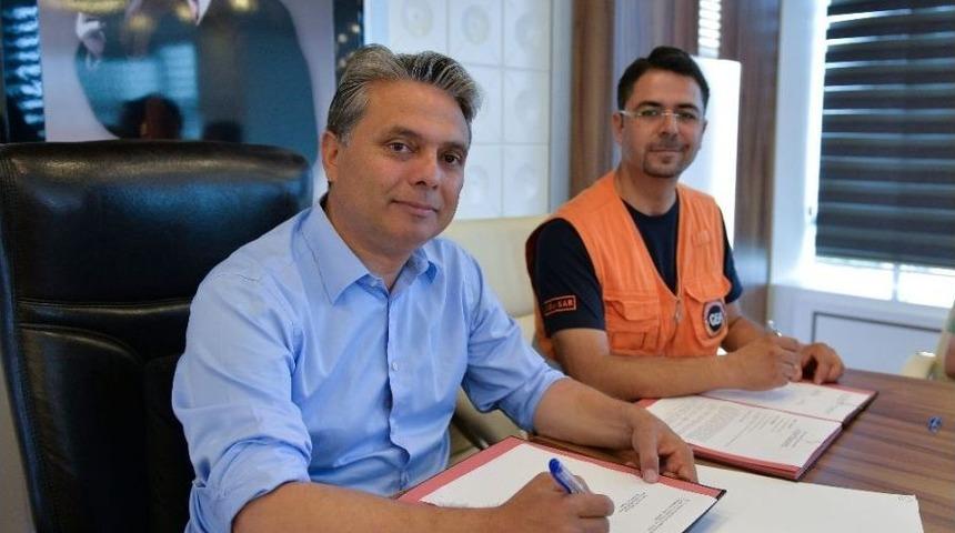 Muratpaşa&rsquo;da &lsquo;arama Kurtarma Ve G&ouml;n&uuml;ll&uuml;k Merkezi&rsquo; Kuruluyor