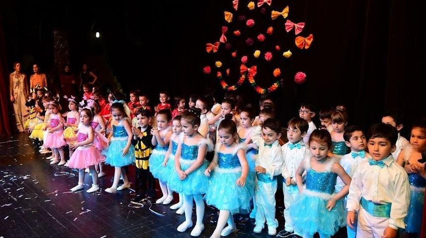 Adana Büyükşehir Belediyesi Gündüz Çocuk Bakımevi Öğrencilerinden Yıl Sonu Gösterisi