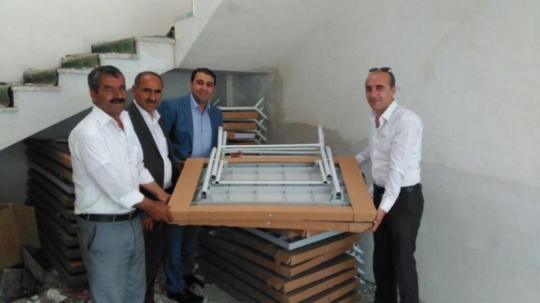 Ak Parti Bah&ccedil;esaray İl&ccedil;e Başkanlığından Taziye Evlerine Masa Ve Sandalye Yardı