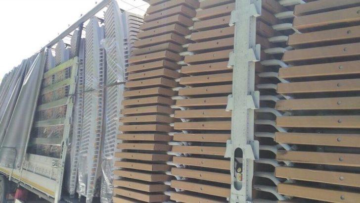 Ak Parti Bahçesaray İlçe Başkanlığından Taziye Evlerine Masa Ve Sandalye Yardı G2