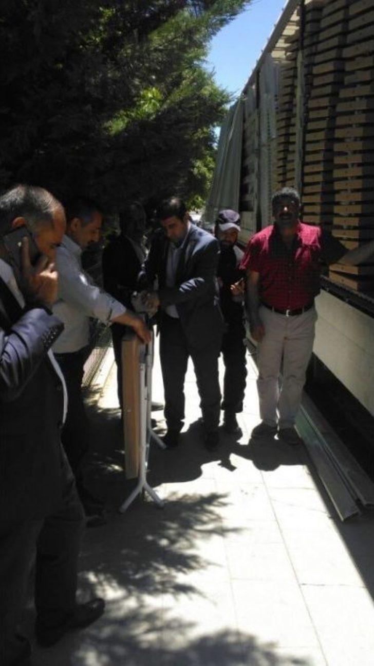 Ak Parti Bahçesaray İlçe Başkanlığından Taziye Evlerine Masa Ve Sandalye Yardı G4