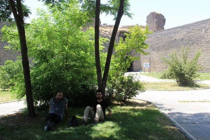 Diyarbakır’da Hava Sıcaklıkları Bunaltıyor G3