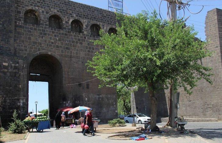 Diyarbakır’da Hava Sıcaklıkları Bunaltıyor G4