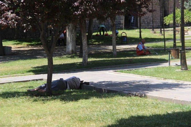 Diyarbakır’da Hava Sıcaklıkları Bunaltıyor G5