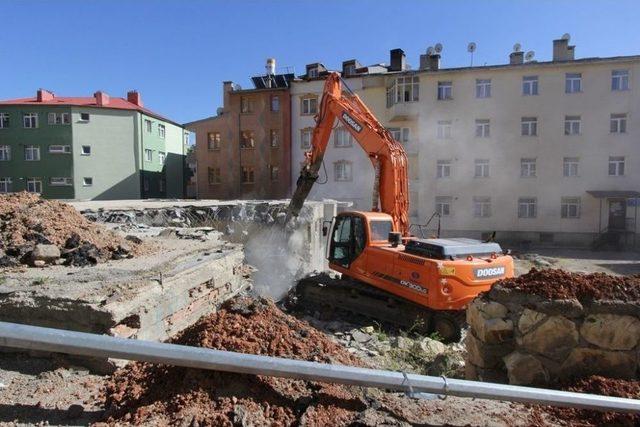 Kadızade Mahallesi Otoparkı’nda İlk Kazma Vuruldu