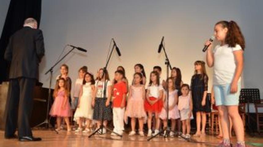 Kursiyerlerin Performansı Alkışlandı