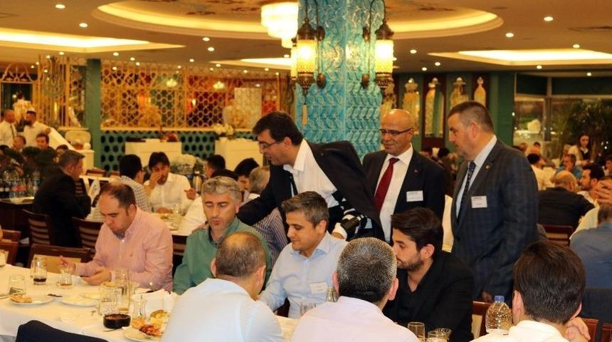 S&uuml;per Film Ambalaj M&uuml;şterilerine İstanbul&rsquo;da İftar Verildi