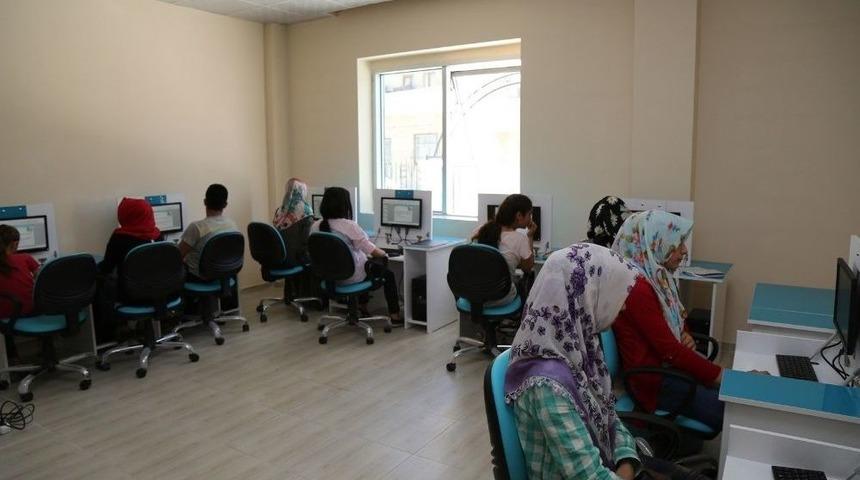 15 Temmuz Gen&ccedil;lik Merkezinde Kurslar Başladı