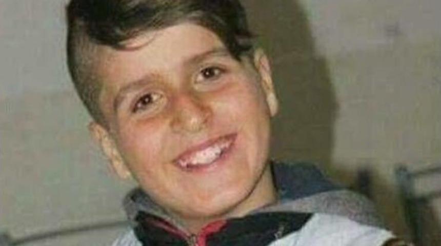 Freni Boşalan Kamyonetin Duvara Sıkıştırdığı &Ccedil;ocuk &Ouml;ld&uuml;