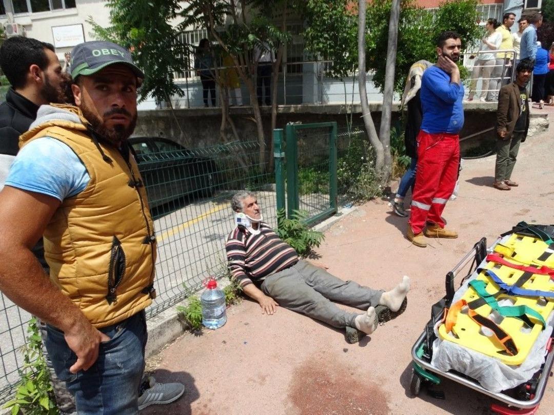 Freni Patlayan Kamyonet Dehşet Sa&ccedil;tı: 4 Yaralı