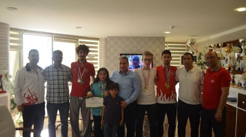 Şampiyon Taekvondoculara &Ouml;d&uuml;l