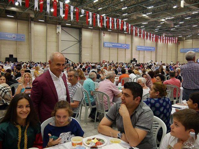 Büyükçekmeceliler En Büyük Halk İftarında Buluşuyor