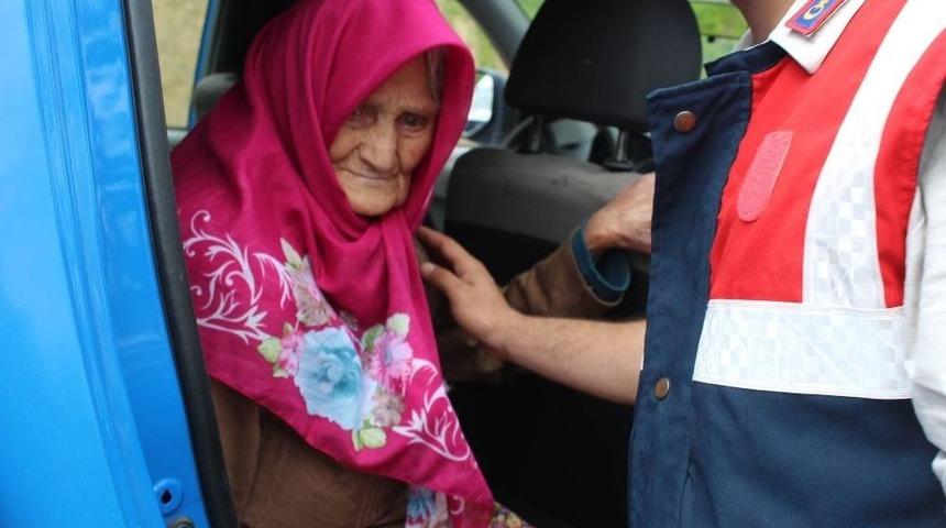 Dağ &Ccedil;ileği Toplamaya Giden Ve Kaybolan 90 Yaşındaki Kadın 48 Saat Sonra Bulundu