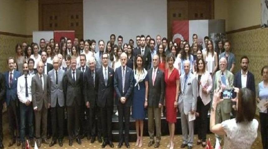 Tev Yeni Yurtdışı Bursiyerlerini Tanıttı