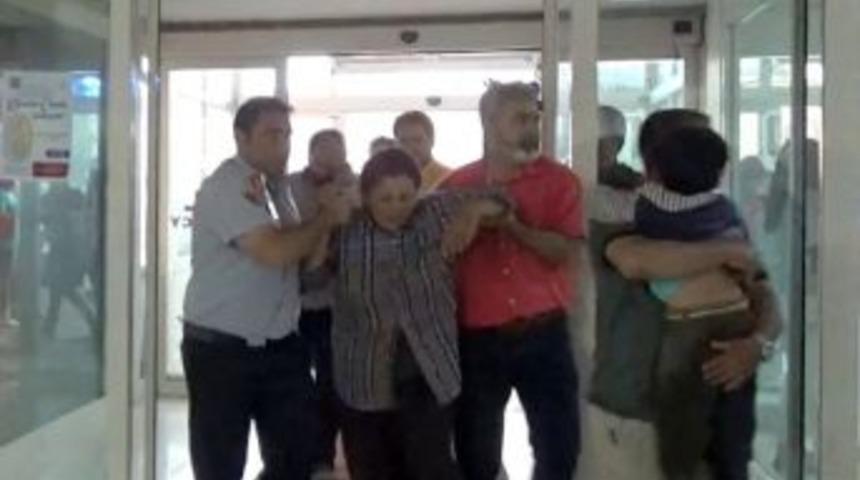 Erzincan&rsquo;da Tarlada &Ccedil;alışanların &Uuml;zerine Yıldırım D&uuml;şt&uuml;: 2 &Ouml;l&uuml;, 6 Yaralı