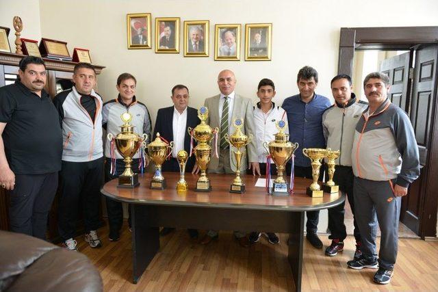 "yakutiyespor, ’gençliğin Spor Okulu" 1