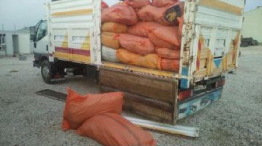 Başkale&rsquo;de 2 Ton Ka&ccedil;ak T&uuml;t&uuml;n Ele Ge&ccedil;irildi