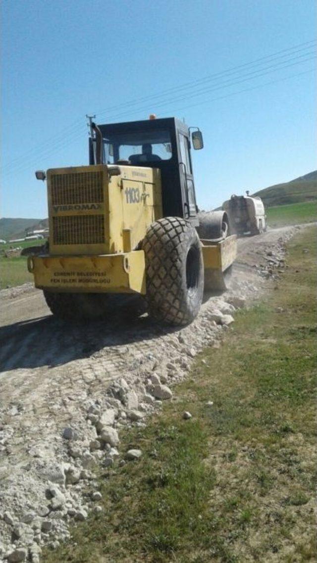 Çaldıran’da Yol Yapım Çalışması