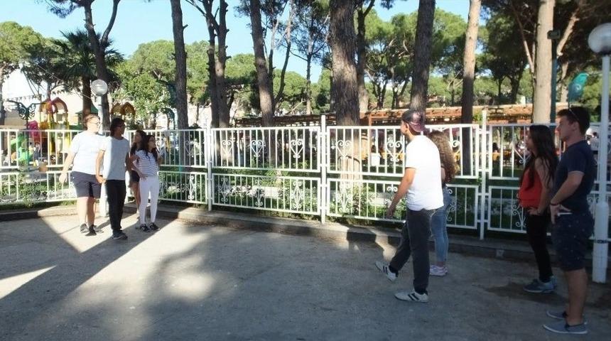 Burhaniyeli Gen&ccedil;lere Tatil Yok