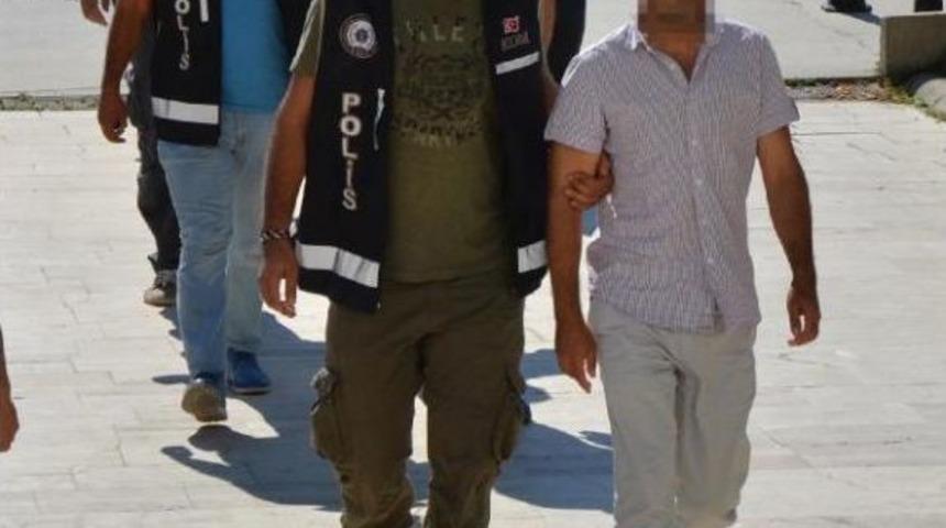 Milas'ta 5 &Ouml;ğretmen Fet&ouml;'den G&ouml;zaltında