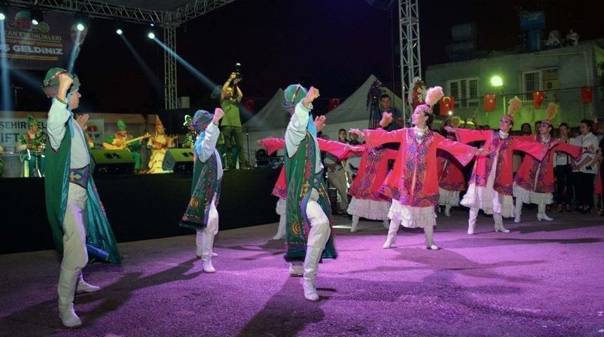 Adana&rsquo;da Kazak Gecesi