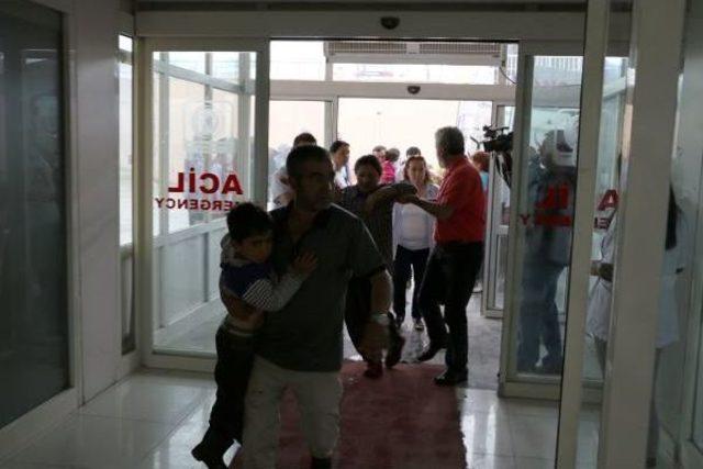 Tarlaya Yıldırım D&uuml;şt&uuml;; 2 &Ouml;l&uuml;, 6 Yaralı (3) 1