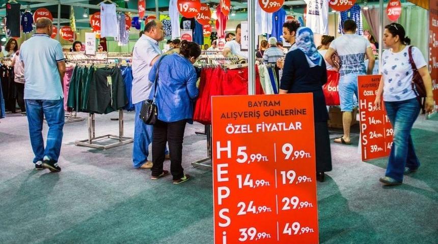 Bayram &Ouml;ncesi Vatandaş İndirime Koştu