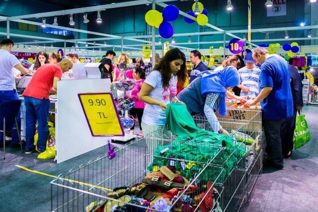 Bayram &Ouml;ncesi Vatandaş İndirime Koştu 1