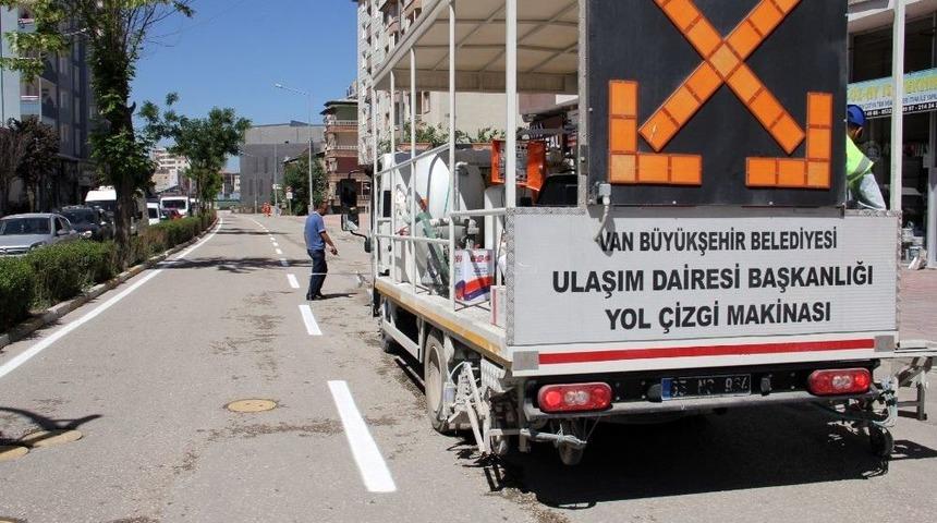 Van’da Yol Çizgi Ve İşaret Boyaları Yenileniyor