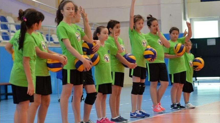 Yaz Spor Okulları Coşkusu Başladı