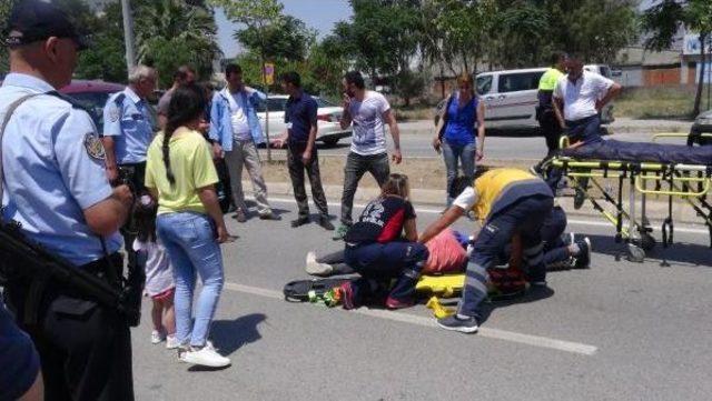 Eşiyle Tartışan Koca, Otomobilin Önüne Atladı