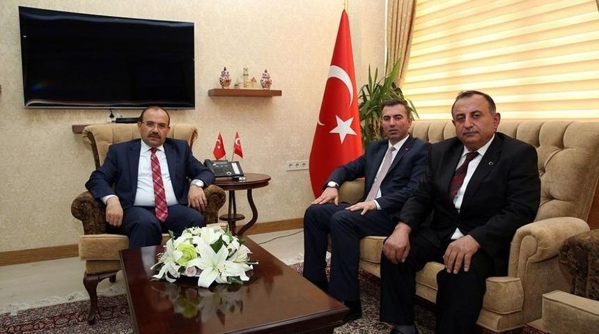 Ptt Genel M&uuml;d&uuml;r Yardımcısı G&uuml;rb&uuml;z Akbulut, Vali İsmail Ustaoğlu&rsquo;nu Ziyaret Etti