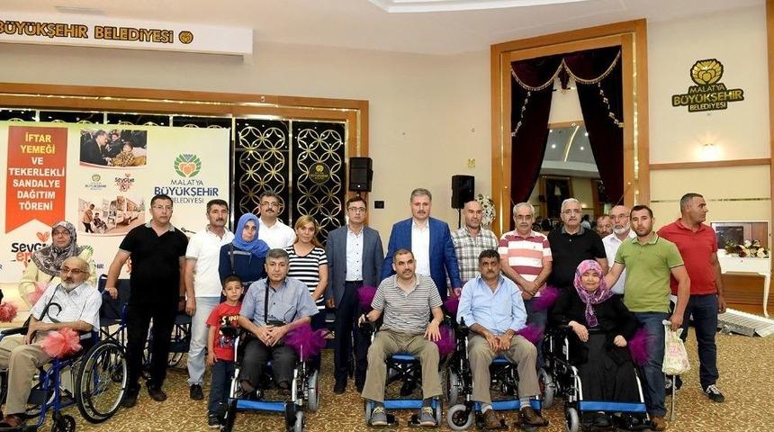 Başkan &Ccedil;akır Engellilerle İftarda Buluştu