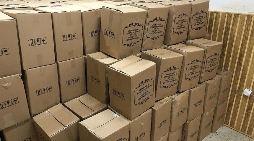 Akdağmadeni Belediyesi Bin Aileye Gıda Paketi Dağıttı
