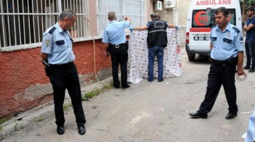 Şizofreni Hastası Kadın Intihar Etti
