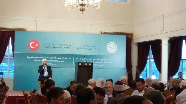 Türkiye’de Bulunan Göçmen Alimler Diyanet’in İftar Sofrasında Buluştu