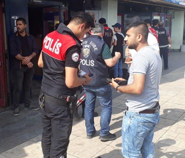 İstanbul Polisi&rsquo;nden Esenler Otogarı&rsquo;nda Hava Destekli Uygulama 2