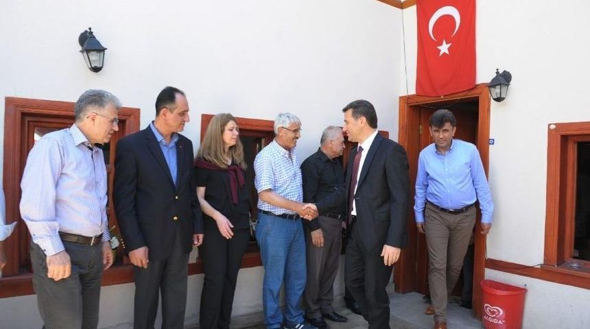 Balkan G&ouml;&ccedil;menleri Derneği&rsquo;ni Ziyaret Eden Vali &Ccedil;elik&rsquo;ten Mesaj;