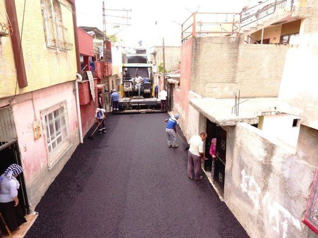 Yüreğir’de Yol Çalışmaları Devam Ediyor