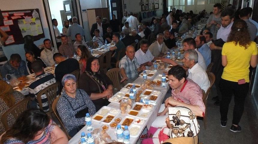 Ak Parti Milas İl&ccedil;e Teşkilatından 2 Bin Kişilik İftar