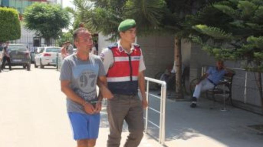 Garsonların Bı&ccedil;aklı Kavgasına Tutuklama