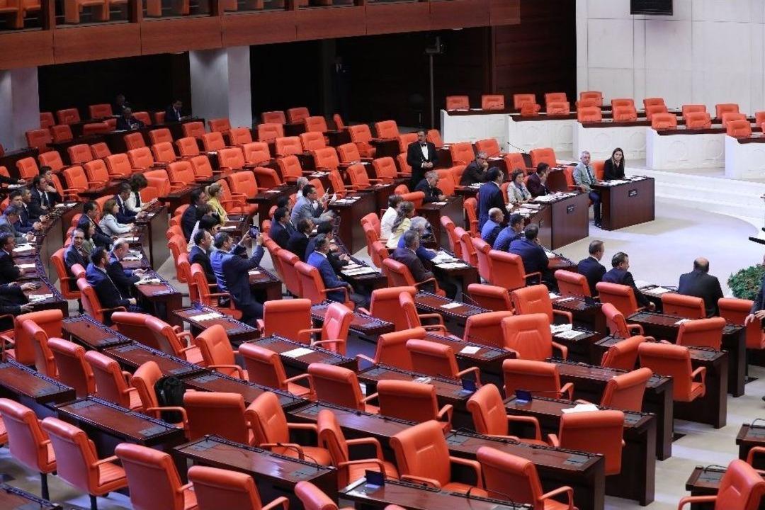 Chp&rsquo;li &Ouml;zel&rsquo;den Berberoğlu&rsquo;nun Tutuklanmasına Tepki