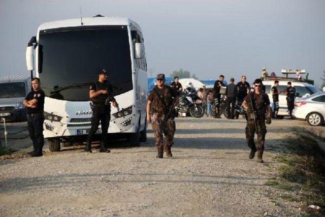 Emniyet Genel Müdürlüğü'nden Mevsimlik Işçiler Ile Inşaat Işçilerine Yönelik Terör-Asayiş Denetimi