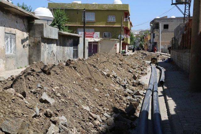 Cizre Genelinde İçme Suyu Şebeke Hattı Döşeme Çalışmaları Başlatıldı