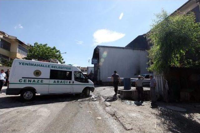 Ankara da Işyerinde Patlama Sonrası Yangın &Ccedil;ıktı : 2 Kişi &Ouml;ld&uuml;, 4 Kişi Yaralandı (3) 2